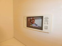 セブンヒルズ105号室：浴室TV